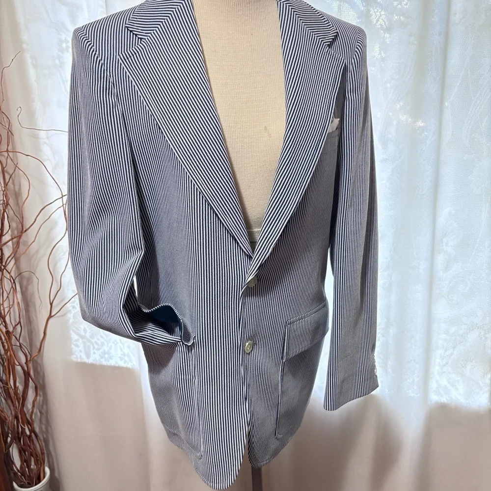 Roos Atkins Classic Blue and White Striped Blazer for Men size 39